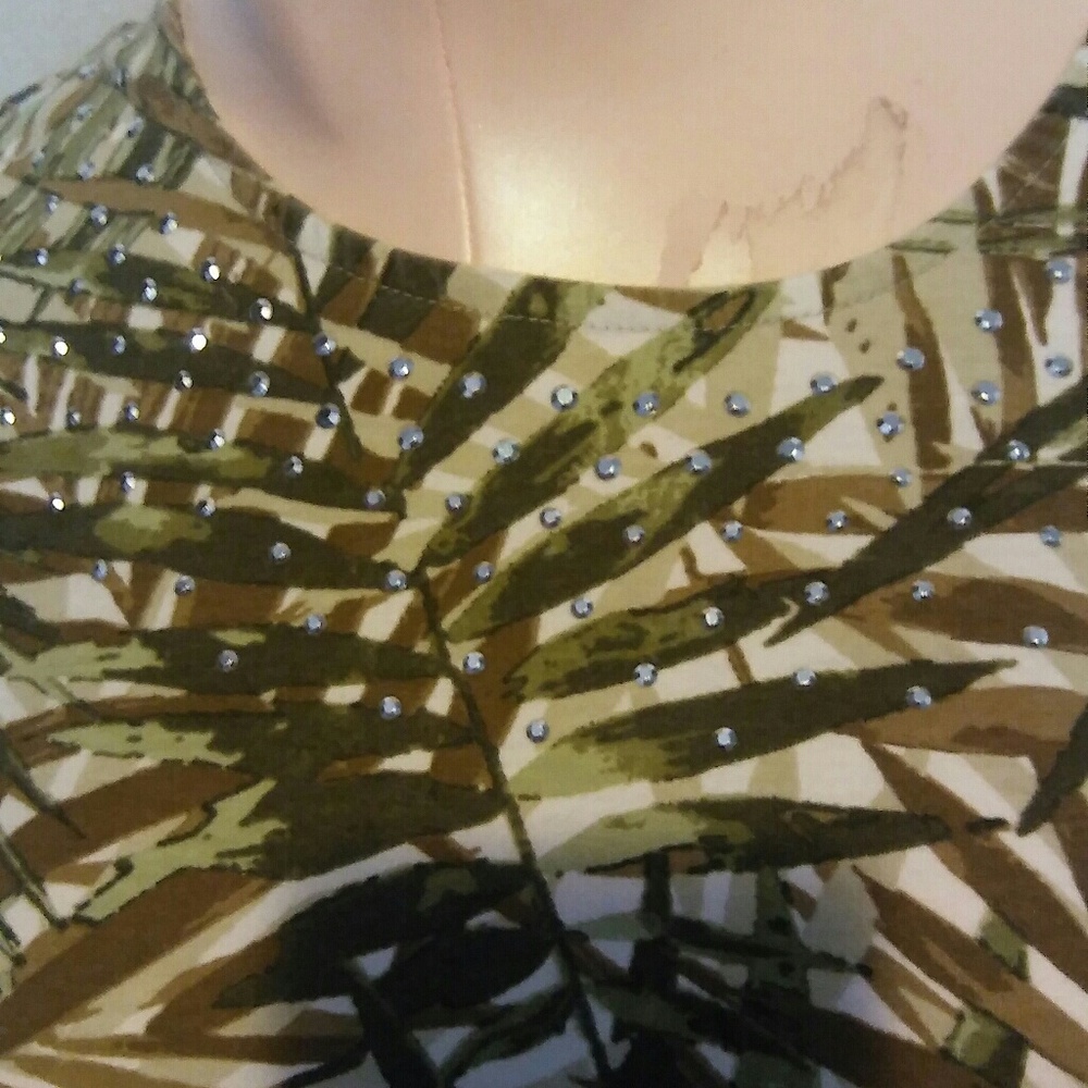 Shirt - Picture 2 of 4